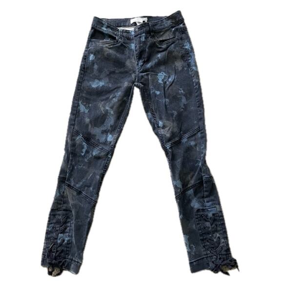 H&M LOGG Skinny Jeans Brush Stroke Print / Lace Up Ankle Gray Blue Women’s sz 6 - Picture 1 of 9